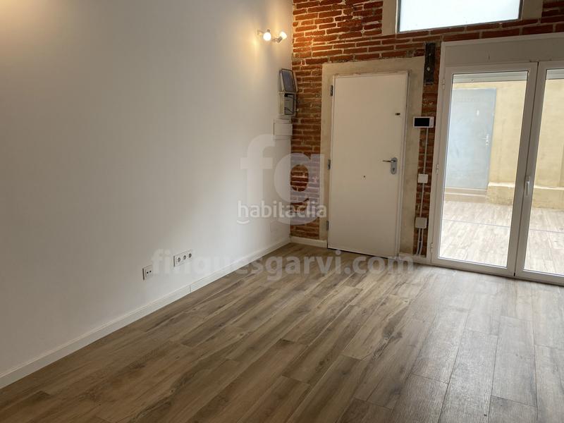 Foto 90d12f42-468e-480b-88cd-42b01171519c. Alquiler local comercial en Sant Ramon - Maternitat Barcelona