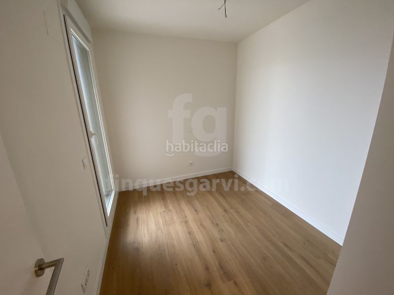 Foto e2fdf354-5d78-47a2-aa94-983b6d02ec0b. Rent flat with heating parking pool in Eixample Mataró