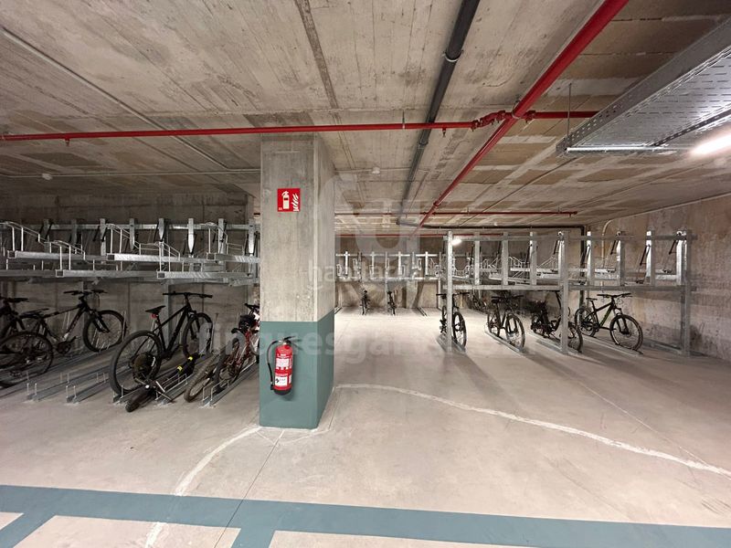 Foto f85725f2-7b1f-4fc3-ae32-dbc3d31bbfab. Rent flat with heating parking pool in Eixample Mataró