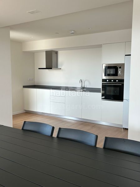 Foto 1eb46327-519d-4018-9883-5757997fc893. Lloguer pis amb calefacció aparcament piscina a Eixample Mataró