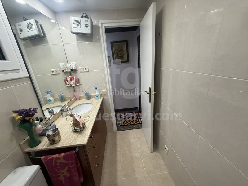 Foto 16c60eb8-8238-415d-92c7-b3bef369a15d. Pis amb calefacció a Sants-Badal Barcelona