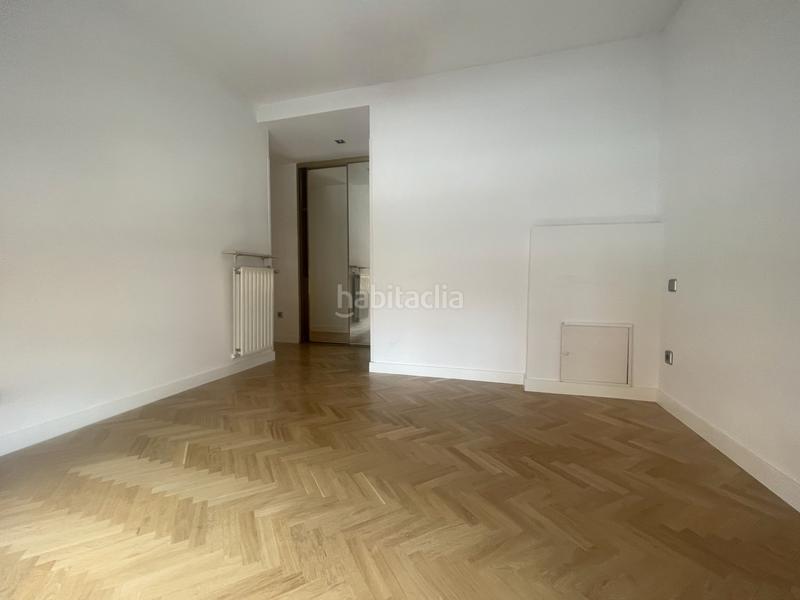 Foto 4dd2b8c8-c998-4082-8940-88be7804f005. Piso en Timón Madrid