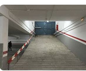 Car parking in Calle UA1 Peri