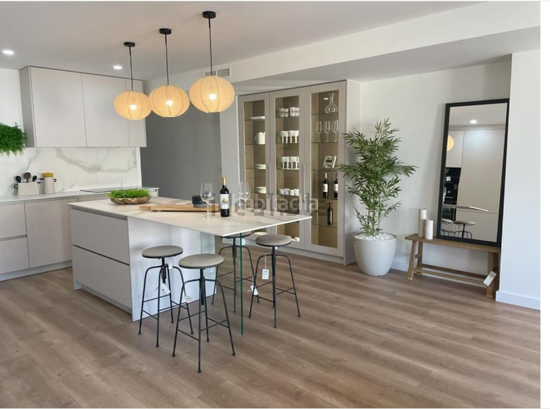 Foto 384585a7-cf6d-43f7-98e7-b050ac2f5bbf. Edificio in Barrio del Centro Alicante