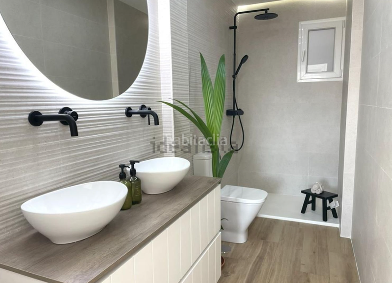 Foto c7ac2204-fb14-4ab9-b8ac-fe9b4b0610d6. Edificio in Barrio del Centro Alicante