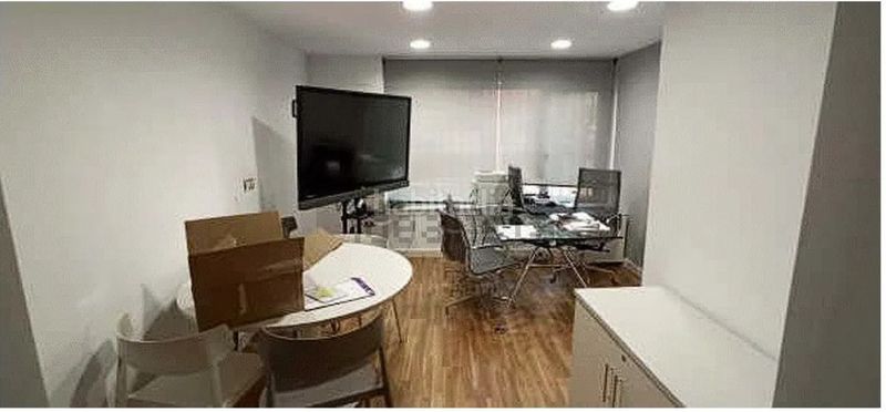 Foto aa2bda33-6363-4b66-ad56-ee701e2d8cd5. Oficina local oficina en planta baja, ¡portunidad¡, a unos metros de hospital m.meseguer en Murcia