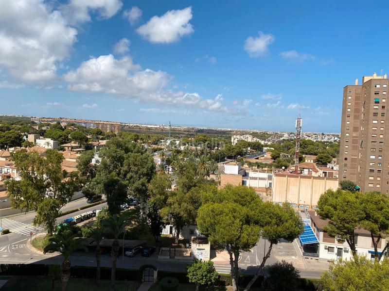 Foto b986cc05-d26b-4522-8446-0f7636cc57ca. Piso en calle gustavo a. becquer 5 piso magnifico vistas espectaculares, proximidad a playa en Orihuela