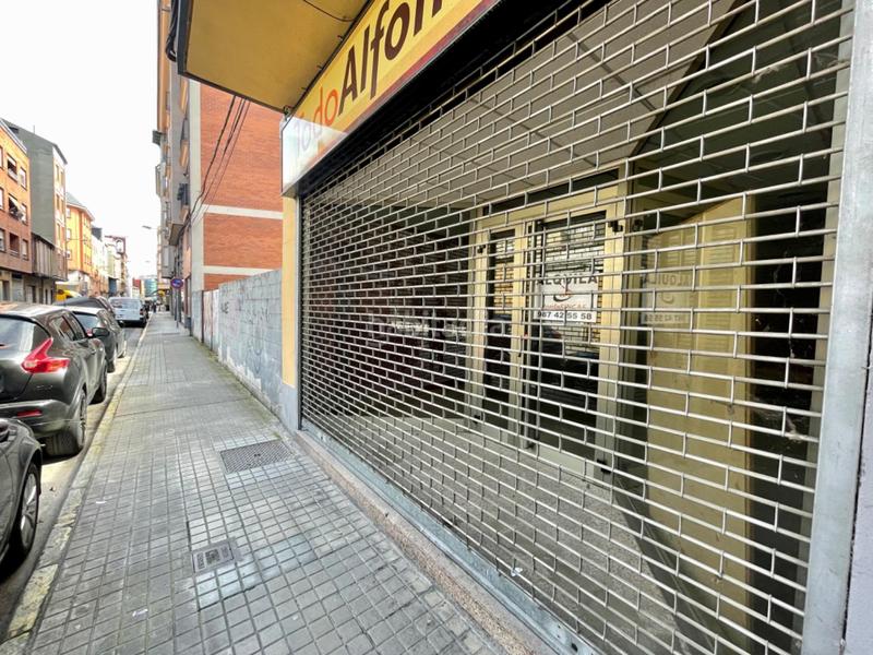 Foto c0b5c2ec-a365-4f90-8f26-a4e046d7c308. Lloguer local comercial a calle dos mayo en Ponferrada 27 a Ponferrada