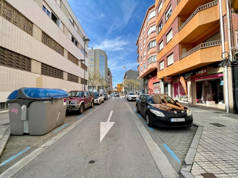 Foto 15e66c91-2d9e-4044-9695-931a1c7327bb. Local comercial a calle navaliegos en Ponferrada 6 a Ponferrada