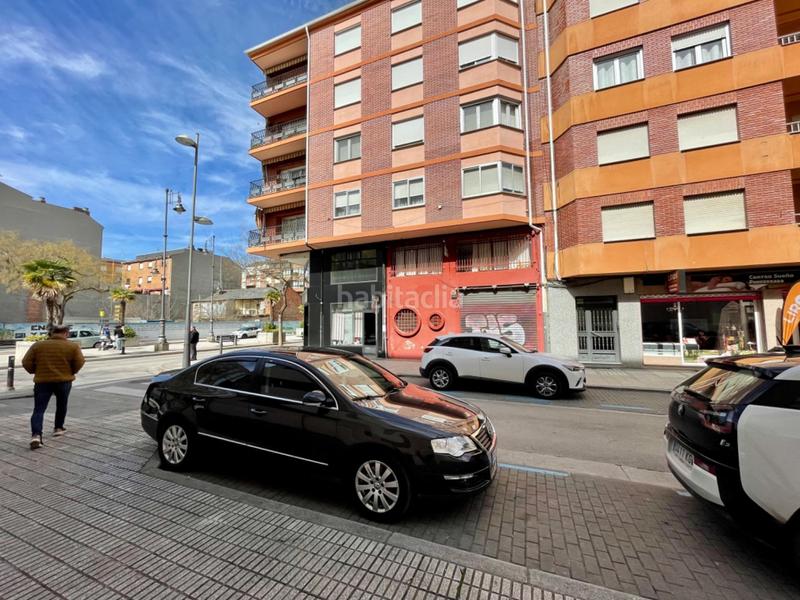 Foto 765560e5-eec5-4e53-94da-4c2ba6647c59. Local comercial a calle navaliegos en Ponferrada 6 a Ponferrada