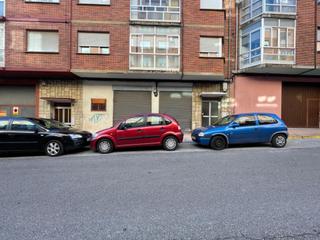 Location Local commercial à Calle batalla lepanto  en  ponferrada 22. Almacen  zona estación