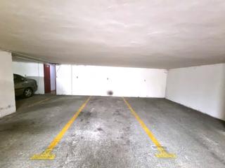 Parking voiture à Centro. Garaje en el centro