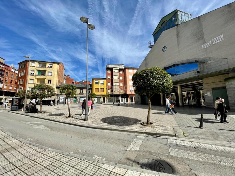 Foto be10cc65-f962-45b9-83ac-f370e20c8082. Lloguer local comercial a calle luciana fdez 3 a Ponferrada