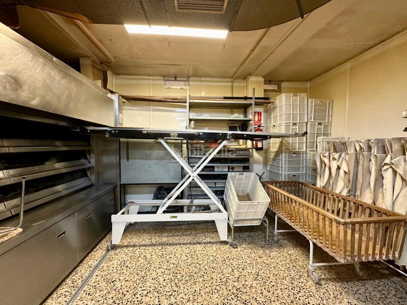 Foto 2272c0fb-32dc-4cfb-8e31-06db3803d8ef. Local comercial a Flores de Sil - La Placa Ponferrada