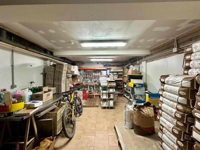 Foto 49309b6d-b3b6-45f4-9616-6d9c0d76398f. Local comercial a Flores de Sil - La Placa Ponferrada