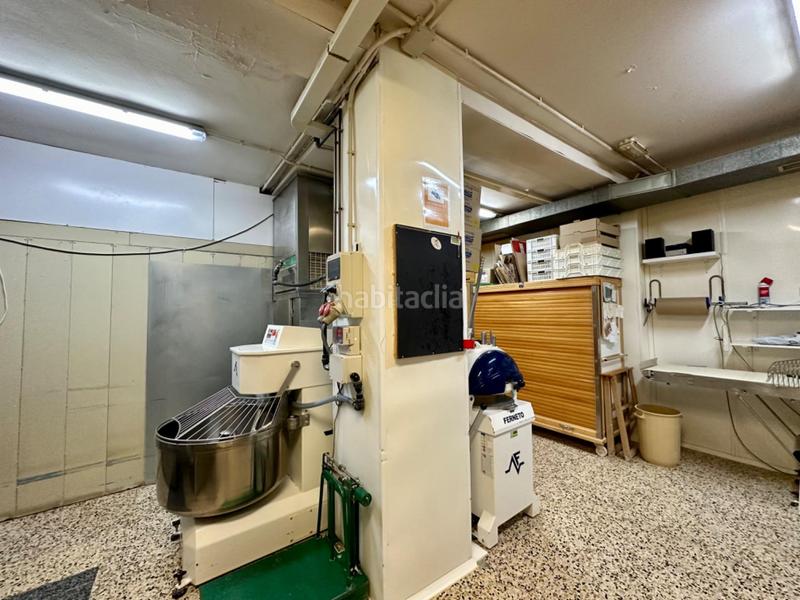 Foto 526ea72f-27ee-4289-9564-ac234956ee26. Local comercial a Flores de Sil - La Placa Ponferrada