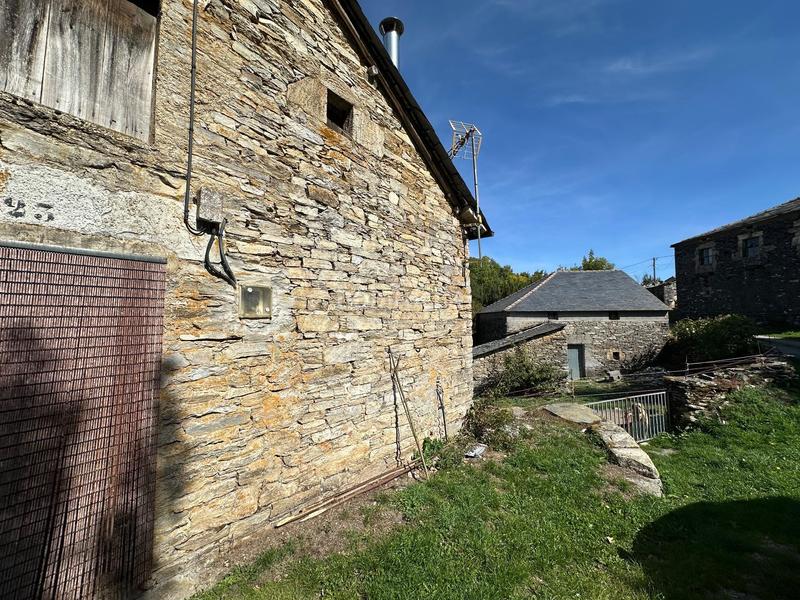 Foto 17b11ec3-465d-468b-a72f-6b5bea505778. Haus mit heizung in Pedrafita do Cebreiro