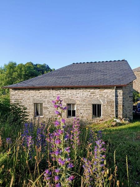 Foto f691ef0c-0e01-46f1-b0a5-a99afc99e619. Haus mit heizung in Pedrafita do Cebreiro