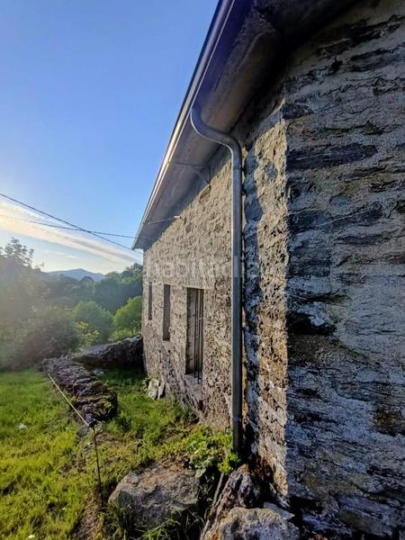 Foto 666adf8d-3271-4ced-947e-0dcd6af36c4b. House with heating in Pedrafita do Cebreiro