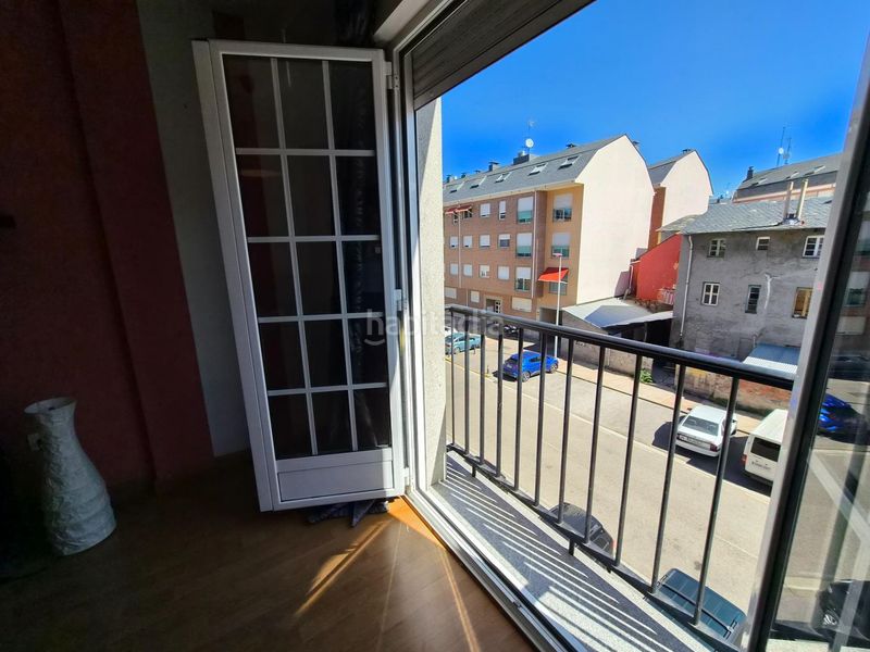 Foto 97617043-9a28-4e89-985f-a98f2860a106. Apartament amb calefacció aparcament a Flores de Sil - La Placa Ponferrada