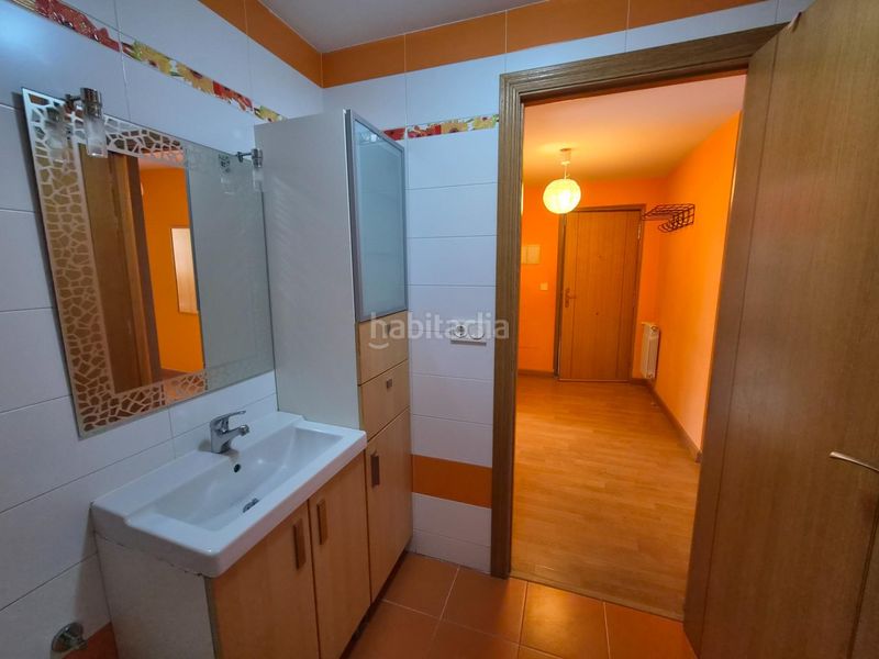 Foto b7e50a2b-a4b7-46a2-8334-1fc49ffb861b. Apartament amb calefacció aparcament a Flores de Sil - La Placa Ponferrada