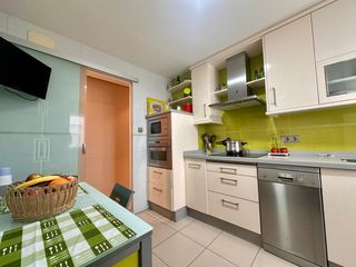 Pis en Flores de Sil - La Placa. Piso  zona temple