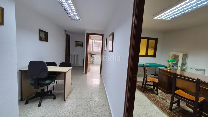 Foto f68c1851-36bc-4c60-b338-9d114d9cd15f. Oficina a Centro Ponferrada