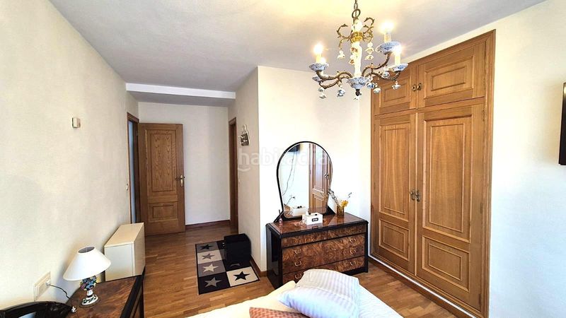 Foto b9f53689-1140-4b93-9b3b-214dd0c16e25. Pis amb aparcament a Zona Alta Ponferrada