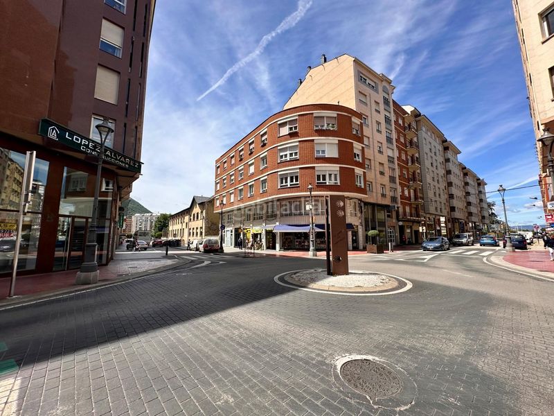 Foto 49518a19-90e4-4690-997a-6db05222d671. Oficina amb calefacció a Centro Ponferrada