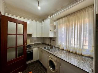 Pis a Flores de Sil - La Placa. Apartamento  zona la minero