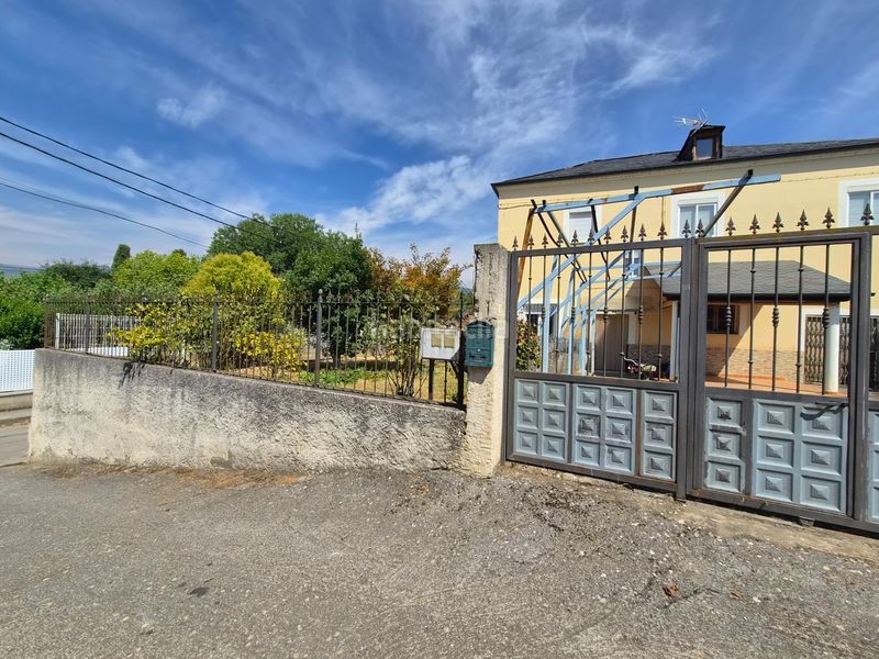 Foto c795e69f-b4c8-46bd-926d-fc7e374b10a3. Terreny residencial a Cacabelos