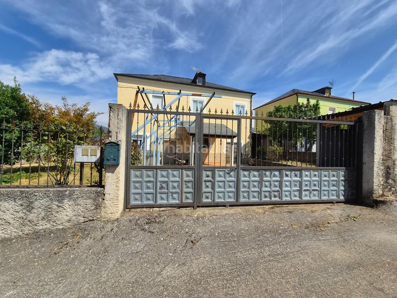 Foto c7c87f22-28c7-4032-997a-9009415910e8. Terreny residencial a Cacabelos