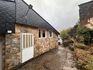 Masia en Oencia. Casa de pueblo  gestoso  oencia