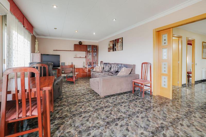 Foto 085d577d-b889-4cf1-b9c3-966a7aa13367. Casa con parcheggio in Can Gonteres Terrassa