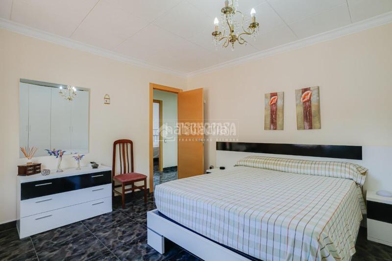 Foto d55ed042-2f7e-439d-b4c9-4387c8030ee1. Casa con parcheggio in Can Gonteres Terrassa