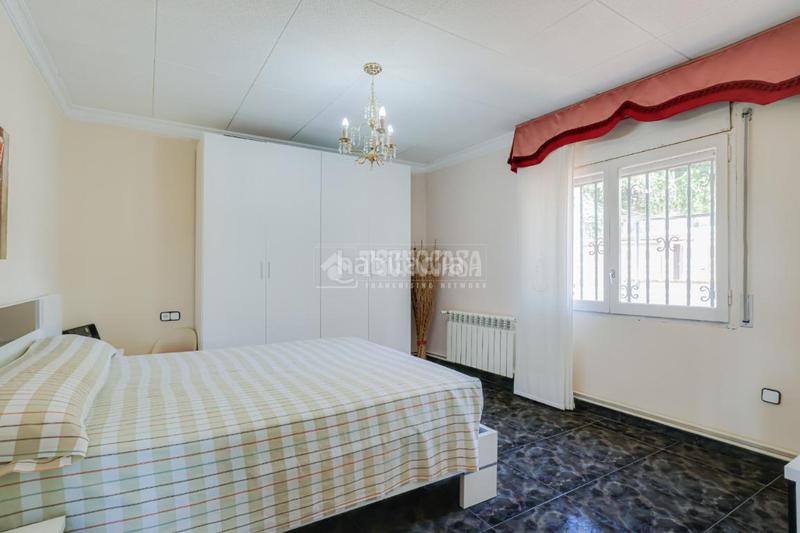 Foto d804c886-8feb-494b-bf75-58a53f6ebe01. Casa con parcheggio in Can Gonteres Terrassa