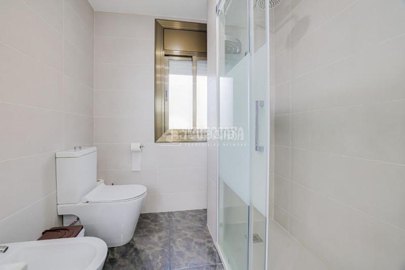 Foto dc64d290-8f63-42d4-9ab7-d25712643f0d. Casa con parcheggio in Can Gonteres Terrassa