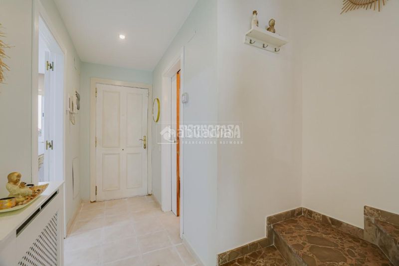 Foto b2d8d549-131f-4612-81c4-44f6dfc20983. Casa aparellada amb calefacció aparcament a Les Fonts Terrassa