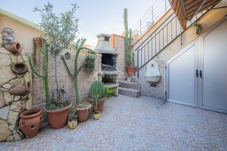 Doppelhaus in Ca n'Aurell. Casa en venta en terrassa