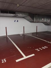 Parking coche en Can Boada. Boxplaza de garaje en venta en terrassa