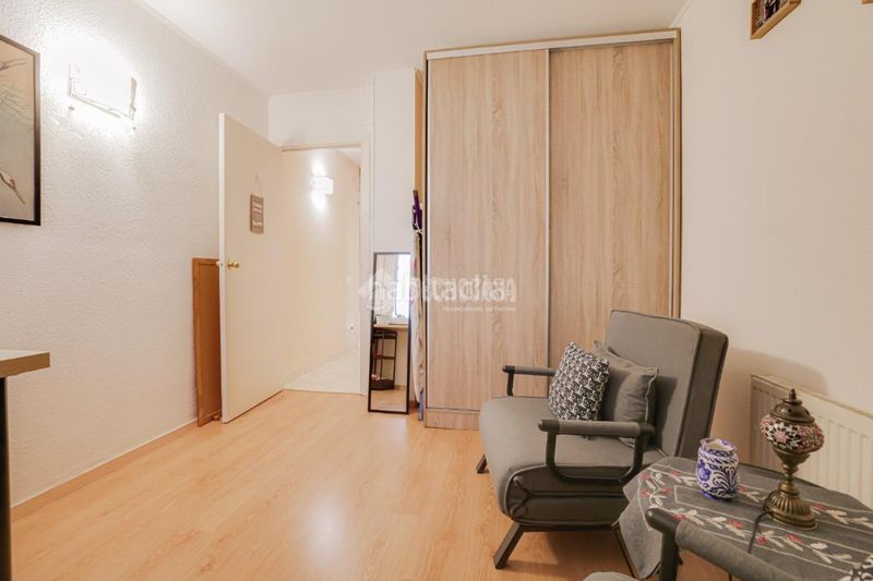 Foto da1b2c18-6f97-4c68-973d-8dd97258807b. Pis amb calefacció aparcament a La Maurina Terrassa