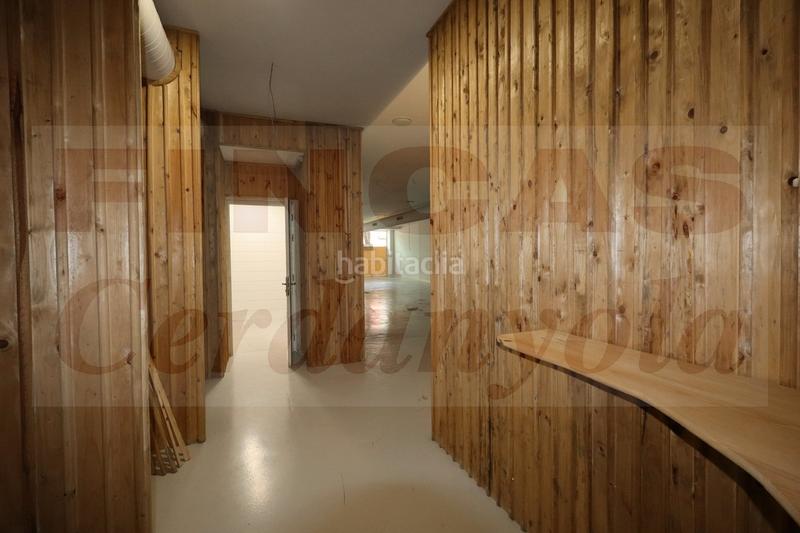 Foto 9d92293b-4962-4154-90a2-42a7eab0e64d. Alquiler local comercial pis en perfecte estat en Cerdanyola del Vallès