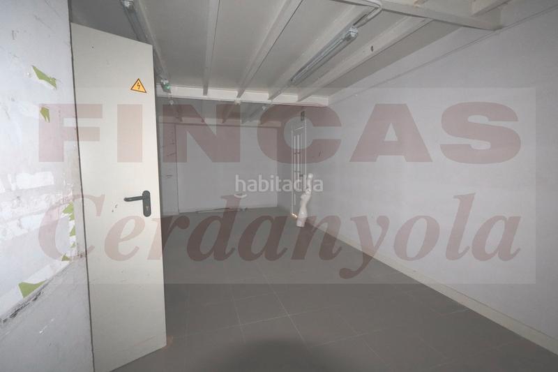Foto e9ad44e6-4cb6-4a53-ae2f-6c28524db7e8. Alquiler local comercial pis en perfecte estat en Cerdanyola del Vallès
