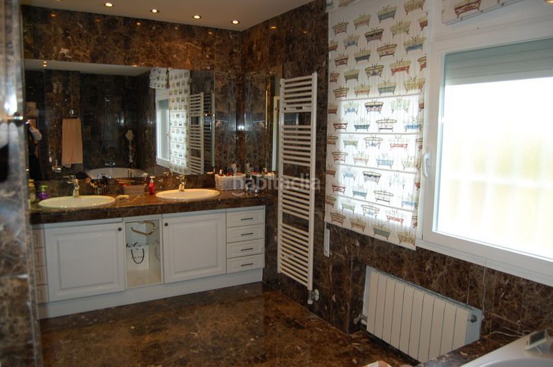 Foto e17caf51-8e8e-459b-aab1-ee2de086991f. Casa molt bona casa en Bellaterra