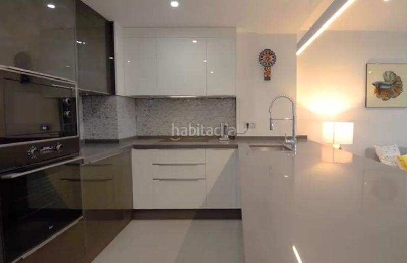 Foto 82f3a6f9-d86b-4b32-84a1-313261c19414. Apartament amb piscina a Los Cristianos Arona