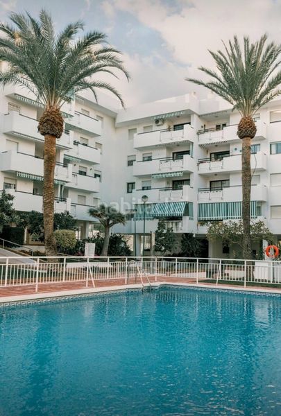 Foto 02ba21c6-c7ba-40e0-8f0c-150e534b2f6b. Pis amb calefacció aparcament piscina a La Carihuela - Los Nidos Torremolinos