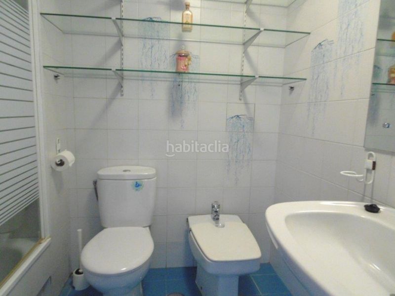 Foto 2b2a5b0d-54ac-4e20-8924-944b80fbf84d. Pis amb calefacció aparcament piscina a La Carihuela - Los Nidos Torremolinos