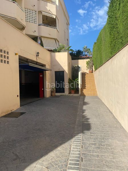 Foto 3e26ac0d-40d7-4df4-90d8-445bda0a28a3. Apartament amb aparcament piscina a Montemar Torremolinos