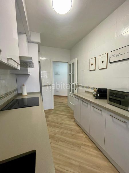 Foto cb2b67c6-e3de-466b-8b3f-18402b3800b3. Apartament amb aparcament piscina a Montemar Torremolinos
