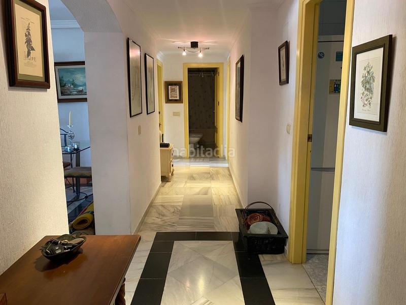 Foto 7cb8f6c5-40b8-4139-8b77-afb4f2efc2be. Appartement mit parking pool in Nueva Andalucía centro Marbella